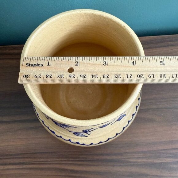 Vintage Studio Pottery Vase Off White Blue Flower Signed Tori Henry Chubby - Picture 11 of 11